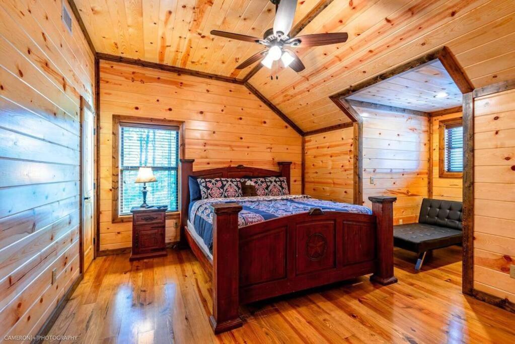 Iron Horse Lodge Sleeps 18, Games, Fire Pit, Hot Tub, Ev, More Broken Bow Exterior foto