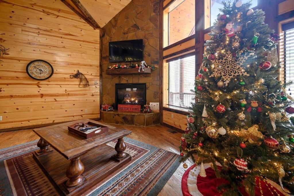 Iron Horse Lodge Sleeps 18, Games, Fire Pit, Hot Tub, Ev, More Broken Bow Exterior foto