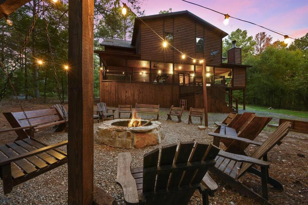Iron Horse Lodge Sleeps 18, Games, Fire Pit, Hot Tub, Ev, More Broken Bow Exterior foto
