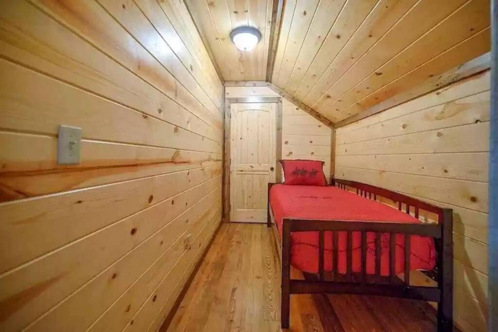 Iron Horse Lodge Sleeps 18, Games, Fire Pit, Hot Tub, Ev, More Broken Bow Exterior foto