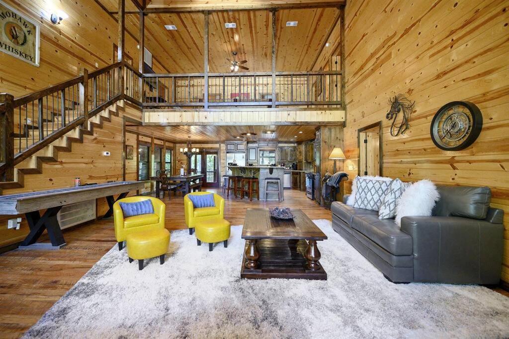 Iron Horse Lodge Sleeps 18, Games, Fire Pit, Hot Tub, Ev, More Broken Bow Exterior foto
