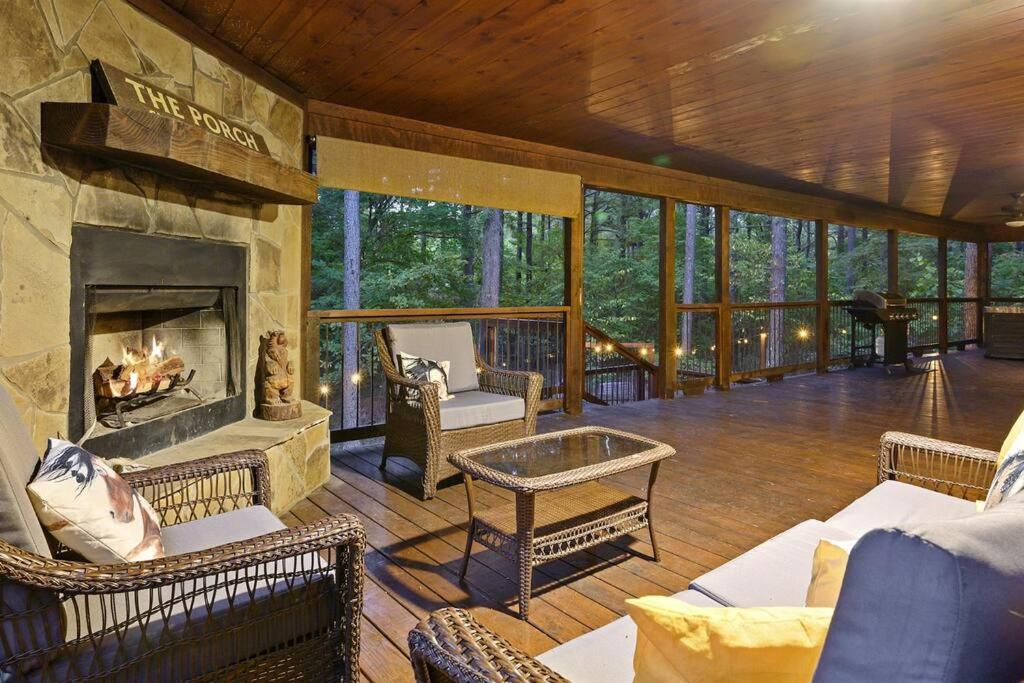 Iron Horse Lodge Sleeps 18, Games, Fire Pit, Hot Tub, Ev, More Broken Bow Exterior foto